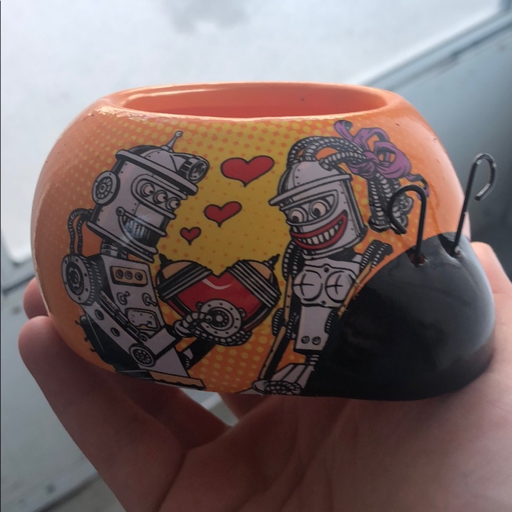 Flower pot
